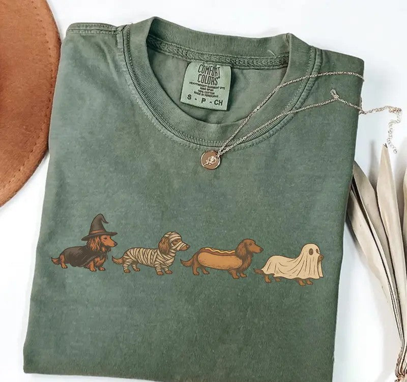 Cowgic Comfort Colors Vintage Art Style Dachshund T-shirt, Halloween